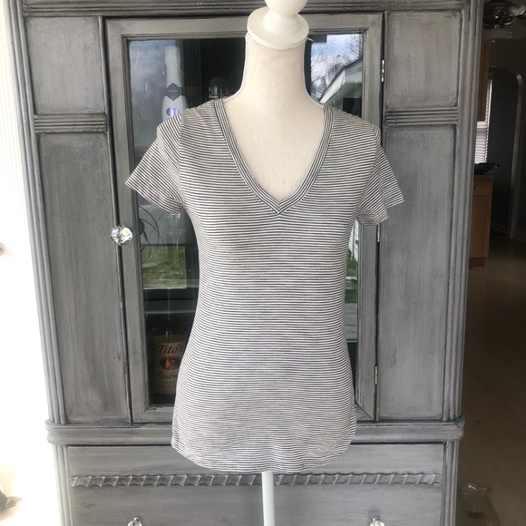 Mossimo Supply Co. Tops - 🤍ALL $4 ITEMS ARE BOGO FREE🤍Mossimo Striped Tee
